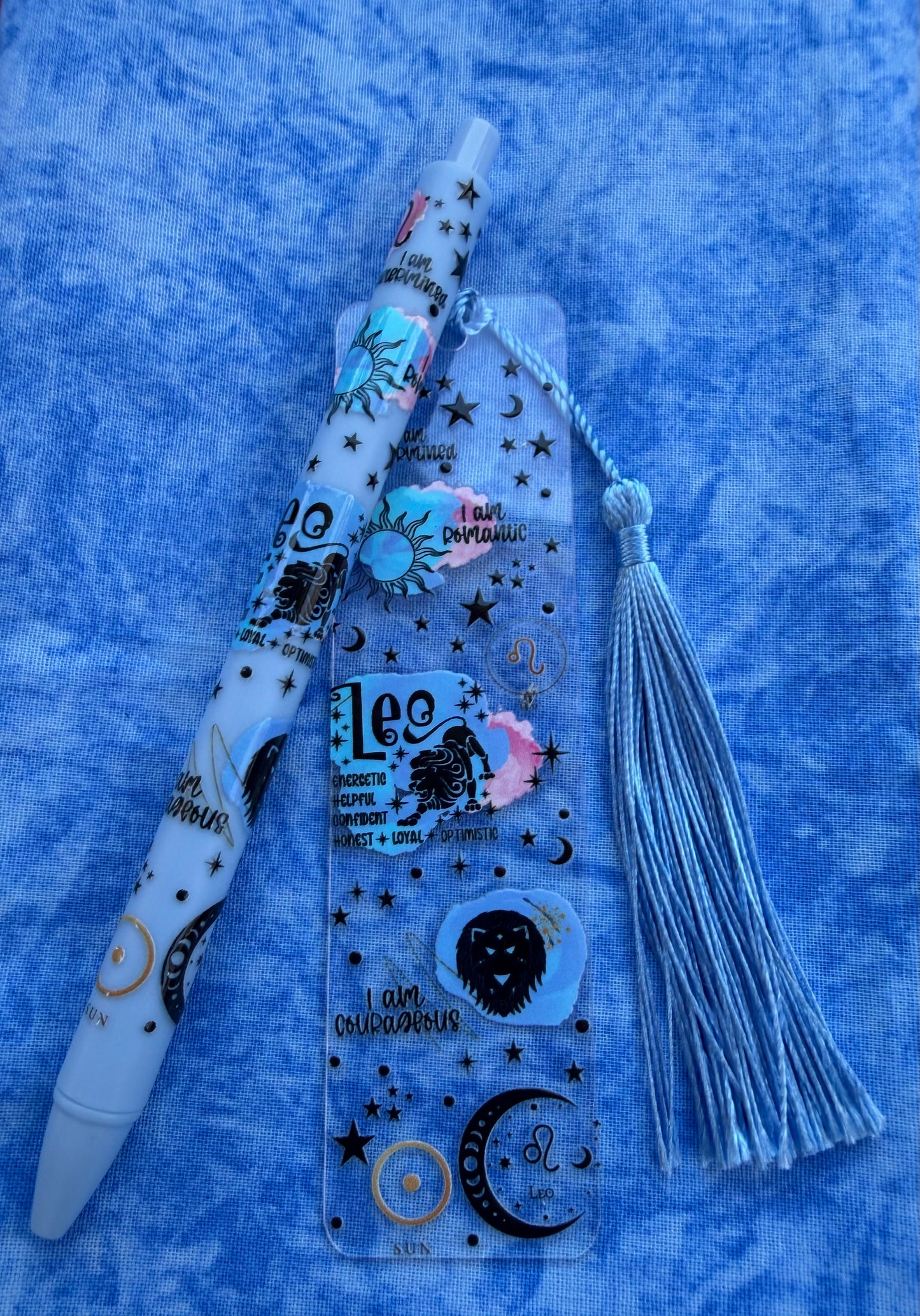 Leo Zodiac - Pen And Bookmark Set
