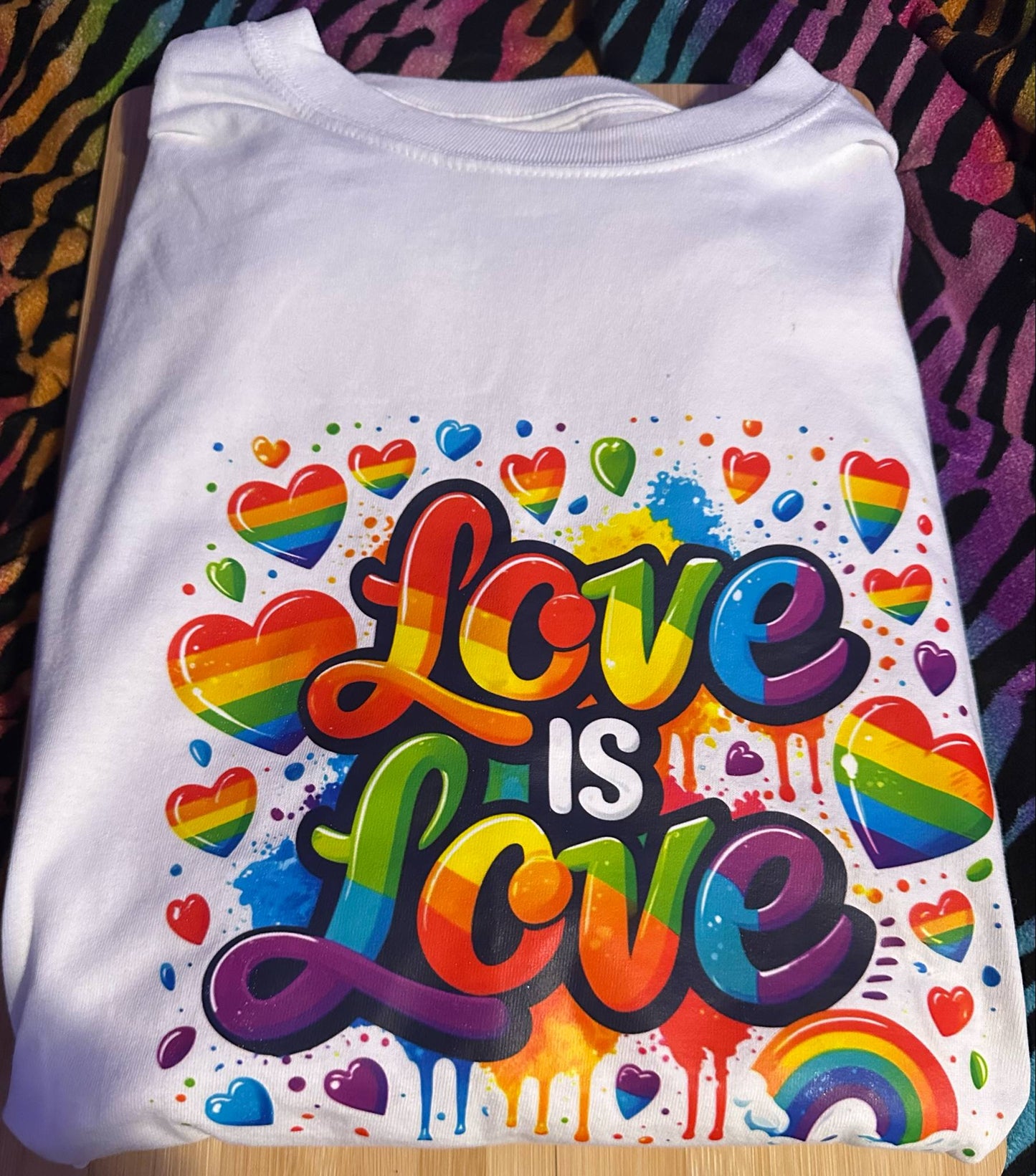 Love is Love T-shirt in White
