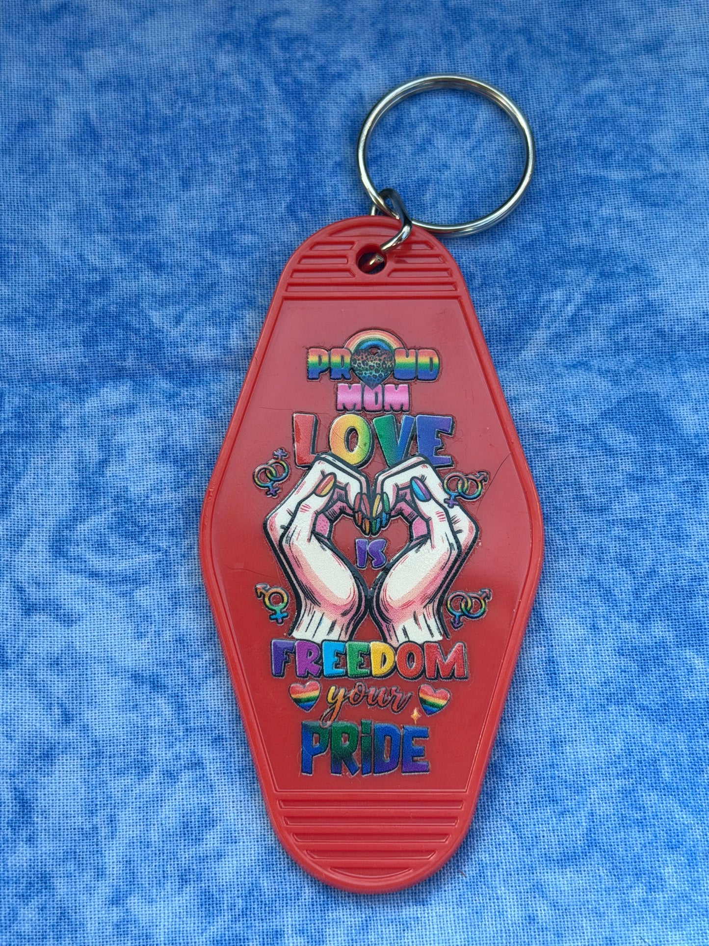 Proud Mom Love Red - Hotel Keychain